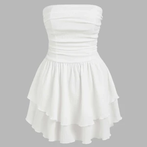 Vit sommarklänning  - superfin sommarklänning som jag säljer då den inte kommer till användning och har endast använts en gång💞😍väldigt stretchiga och skulle även passa storlek S, inköpt för 265 kr och säljer istället för 200 kr, kan även tänka mig sänka priset!