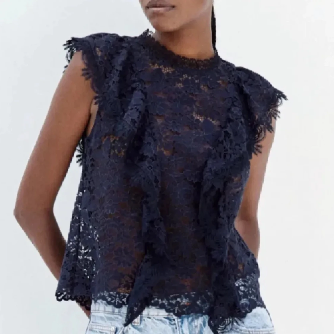 Mörkblå spetsblus - 93
