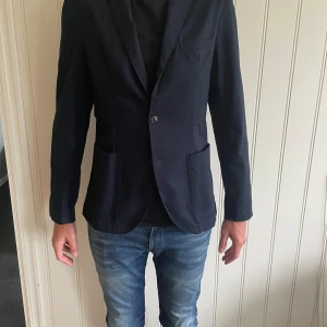 Kavaj casual herr stl 52 - Kavaj casual herr stl 52 Färg: Blå Märke: Matinique Skick: 8/10