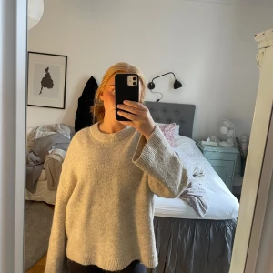 Stickad tröja - Jättefin stickad tröja från Gina som inte kommer till användning💕
