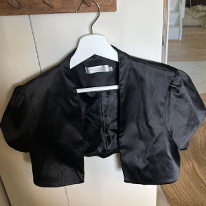 Bolero - Jätte fin bolero, topp skick, passar storlek xs-s!