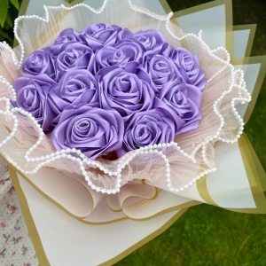 Rosbukett lilla💜 - Handgjort rosbukett, kan vara present till en kompis eller mamma eller till sig sj 