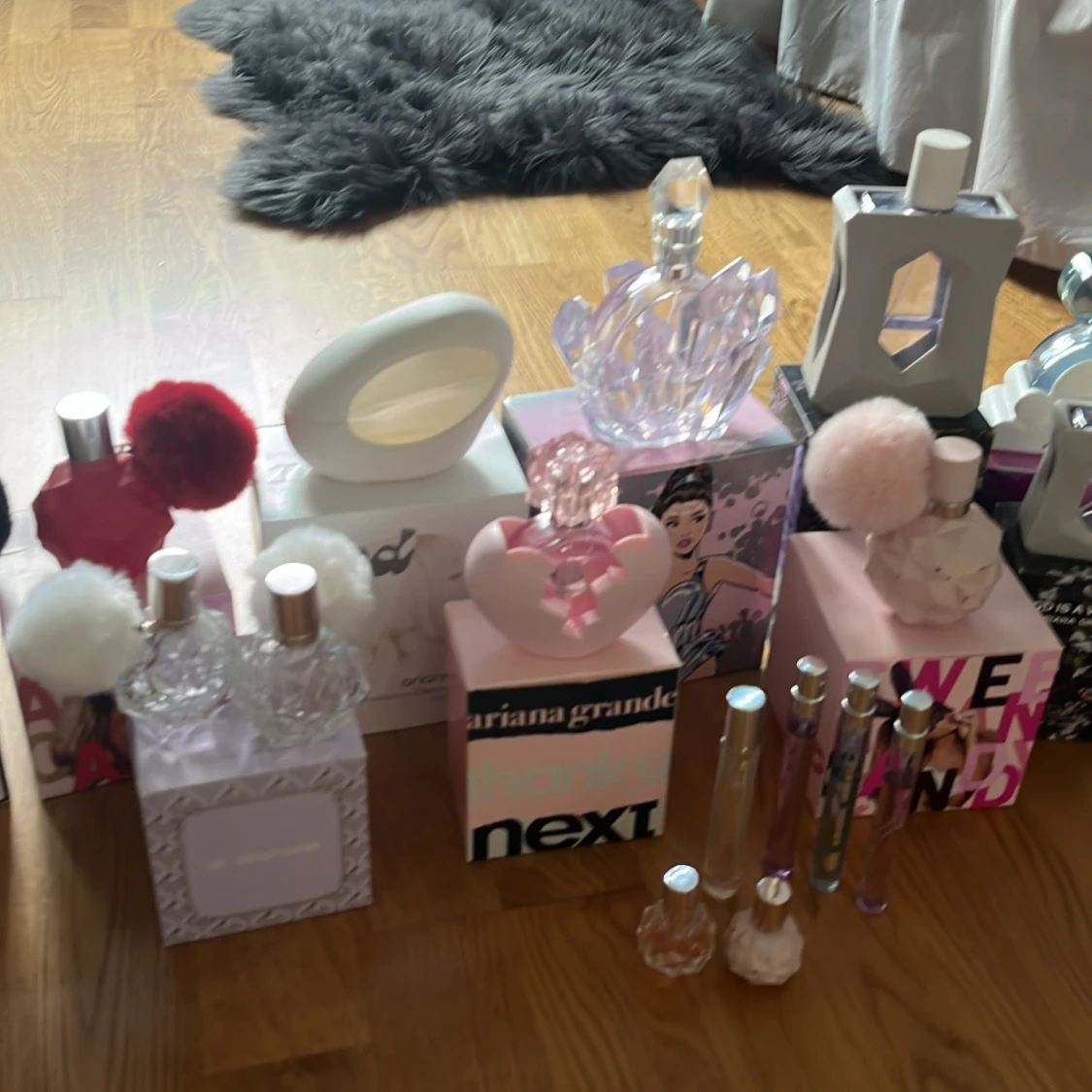 ariana grande merch - 91