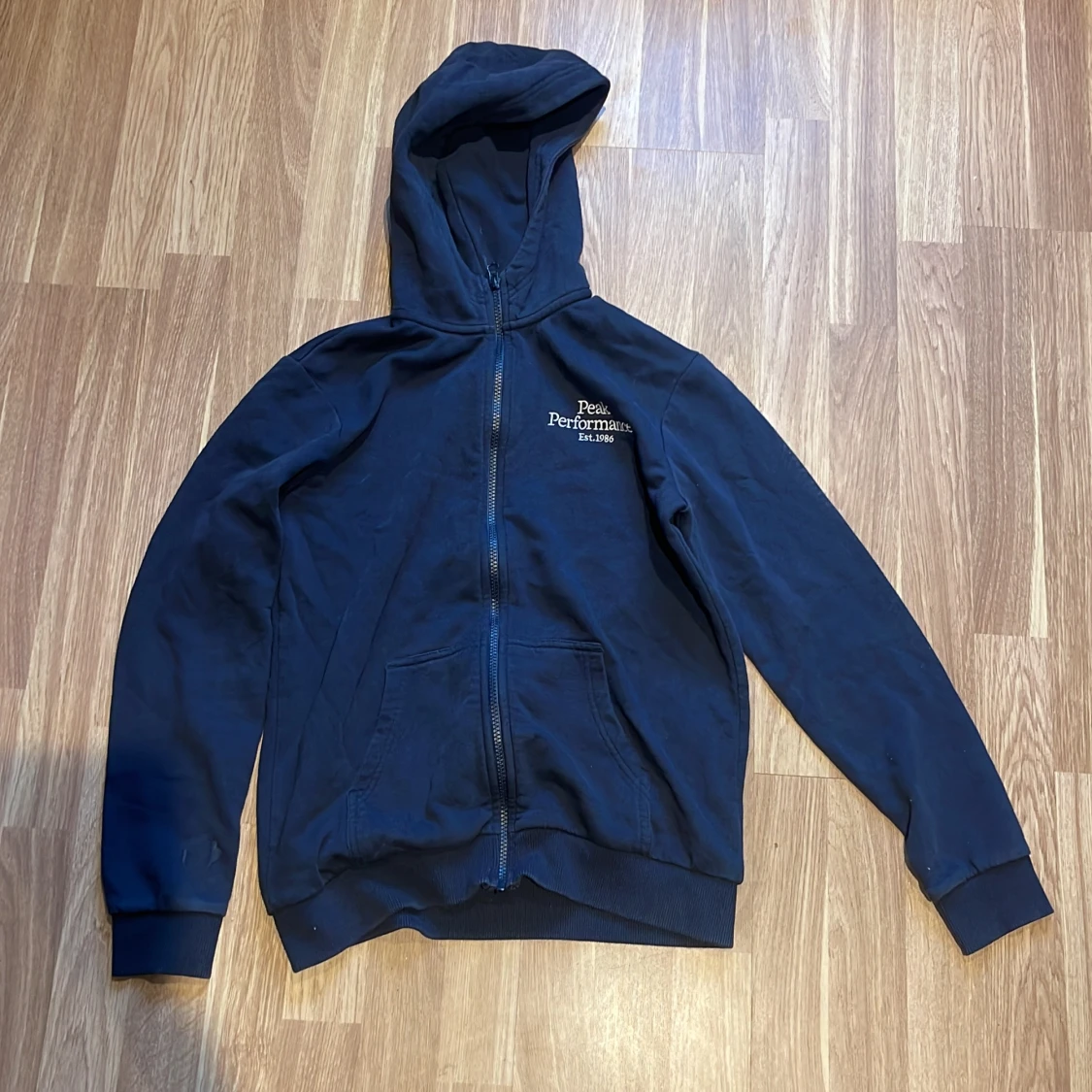 Peak performance zip hoodie