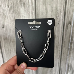 Halsband - Kedje halsband från en mystiribox från ur och penn,  Säljer för 20kr  Frakt tillkommer (36)