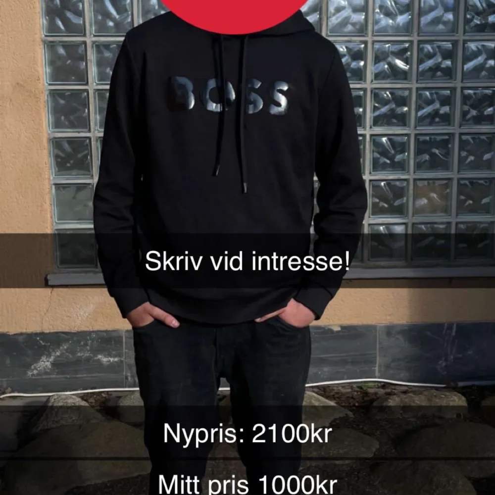 Den me i topp skick använd bara ett fåtal gånger och har tröttnat på den.fraktar och ny pris är 2100 i butik men säljer den för 1000. Hoodies.