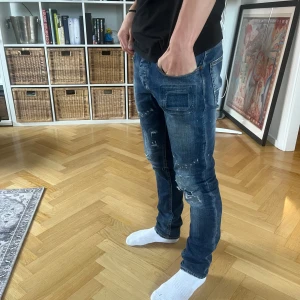 Taylor tweed jeans - Hej, säljer nu mina Taylor tweed jeans i storlek 31, jeansen är i otroligt bra skick😀 hör av dig om eventuella frågor