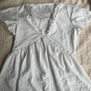 Blus - Super fin blus med spets detaljer❤️❤️