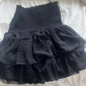 Volang kjol - Volang kjol från Gina, aldrig använd så i nyskick 