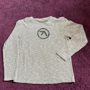 Aphex twin tröja - Fett cool Aphex twin stickad tröja. Skriv för mått eller vid frågor och kontakta helst innan du köper.