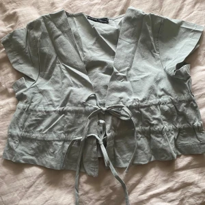 Ljusgrön topp - Säljer denna supersöta ljusgröna topp