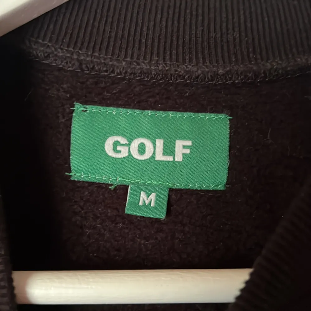 En jättefin Golf le Fleur tröja, knappt använd i jättefint skick. Original påse följer med vid köp. Kom gärna med prisförslag! . Tröjor & Koftor.