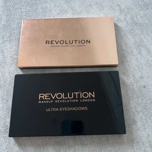 Ögonskugga  - Två ögonskuggspaletter ifrån makeup revolutionen london. 80kr/st eller båda för 150kr