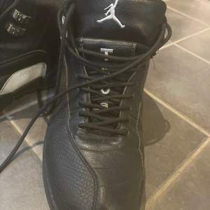 Air Jordan jumpman, använd men fint skick, endast nya sulor behövs. 