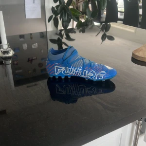 Puma future fuzionfit fotbollsskor - Jag säljer mina gamla fotbolls skor dom är bra skick