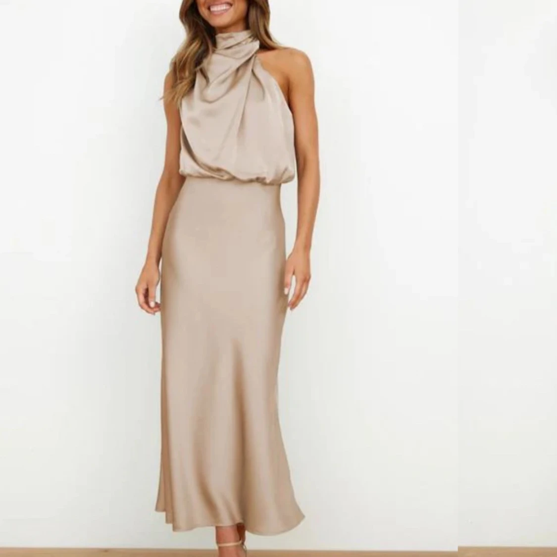 Beige cocktailklänning 3XL