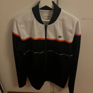 Lacost Tröja  - Lacoste Tröja i fint skick. Str L 