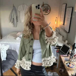 Zara jacka - Kollar intresset på denna eftertraktade jackan från Zara som endast har kommit till användning 1 gång🌸