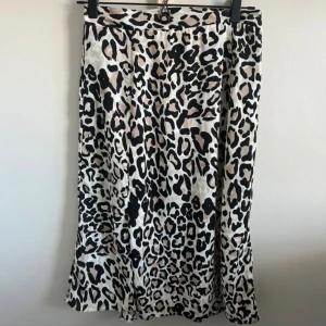 Snygg kjol - Bra skick 