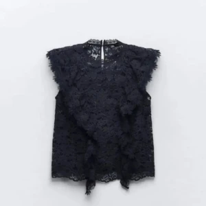 Jättefin blus från zara - I storlek xs, säljer för jag rensar och inte använder. Buda på!, många intresserade!