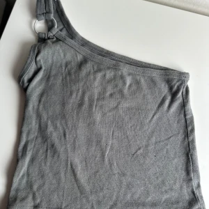 Linne only slutsålt  - Storlek S 