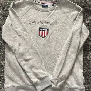 Säljer denna Gant sweatshirten i ny sick för 300kr
