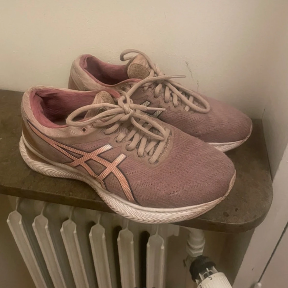 Asics löparskor rosa strl 38/39