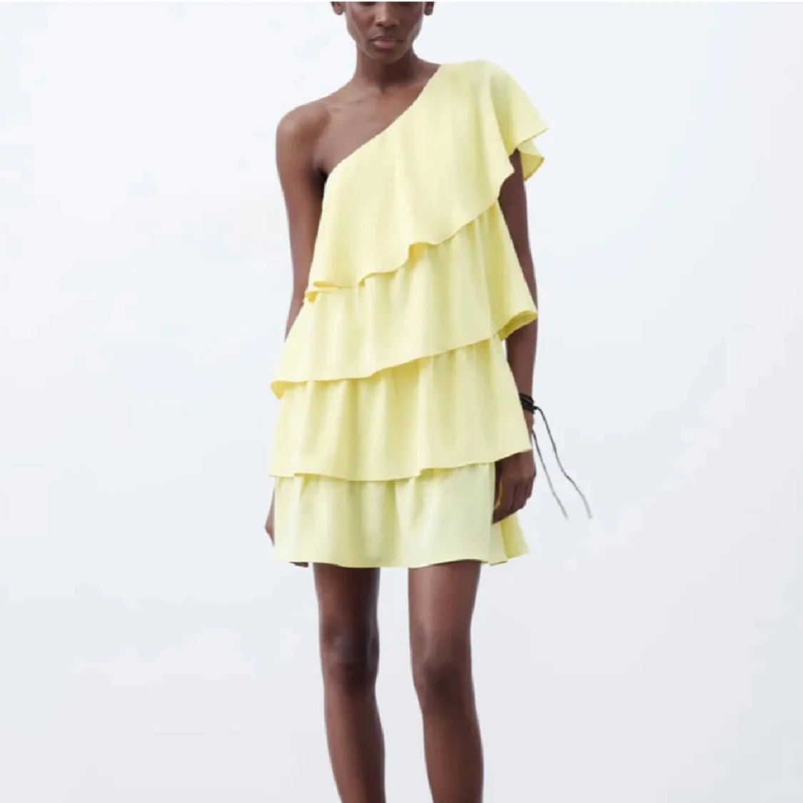 Gul zara klänning  - 90