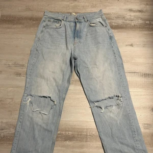 Straight jeans - Jeans från Gina tricot, använd få tal gånger. Storlek 44.