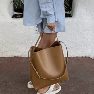 Väska - Säljer denna fina rymliga väska!🌸