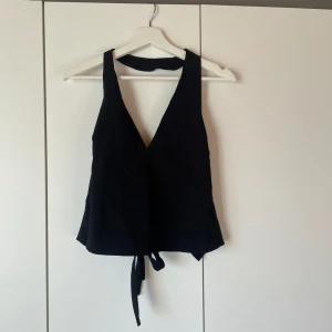 Linne från zara - Superfint festlinne från zara! Halterneck och öppen rygg