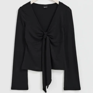 Topp Ginatricot  - Topp ifrån ginatricot stl xs. Använd 1 gång.