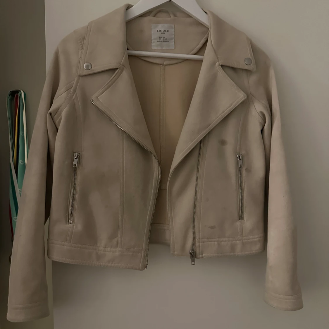 Beige soft skin jacka