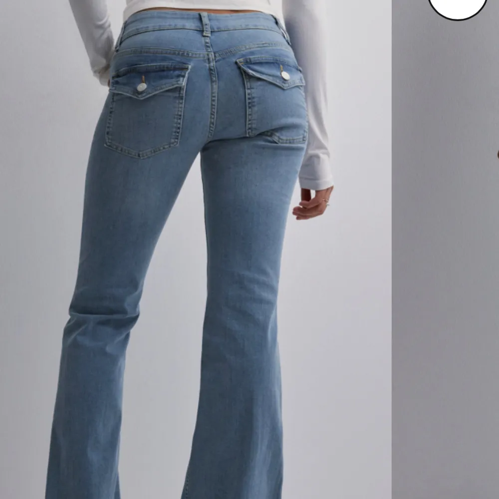 Säljer dessa lågmidjade jeans från Nelly, nypris: 699. Säljer för 350. Jeans & Byxor.