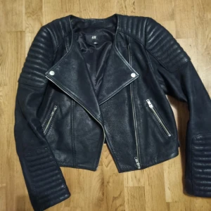 Skinnjacka  - Biker jacka i gott skick.
