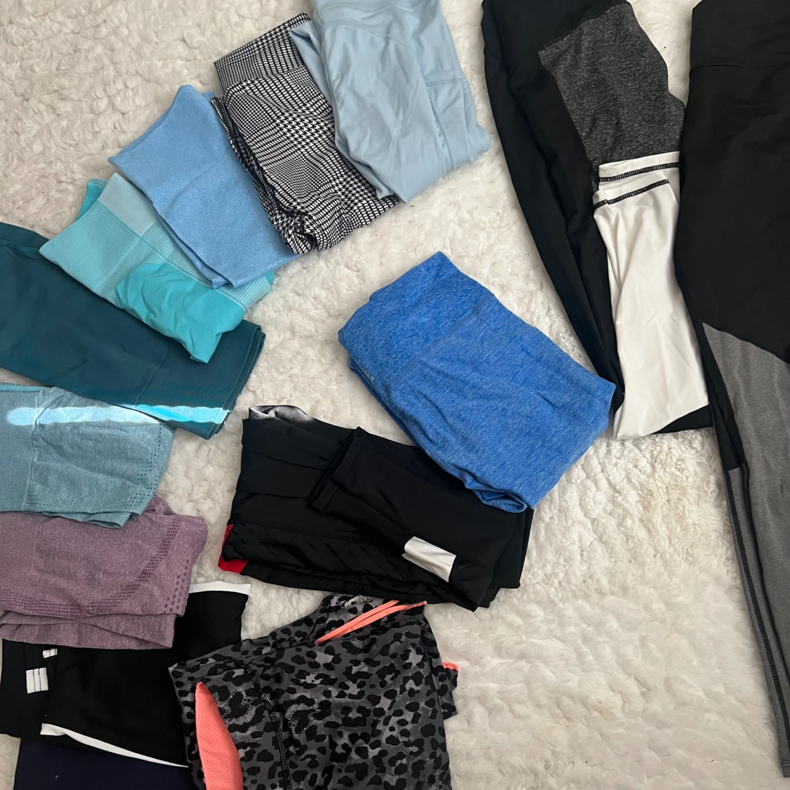 Träningstights s/m. 13 st för 749. 