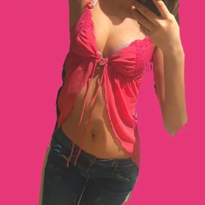 2000s sommartopp  - Superfin tröja jag köpte secondhand för cirka 1 år sedan men bara aldrig använt🩷🩷