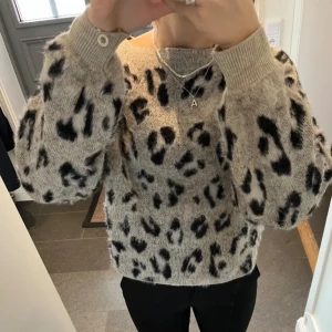 LEOPARD TRÖJA 🐆🐆🌟🌟 - Säljer min leopard tröja!!!! Superbra skick, storlek S