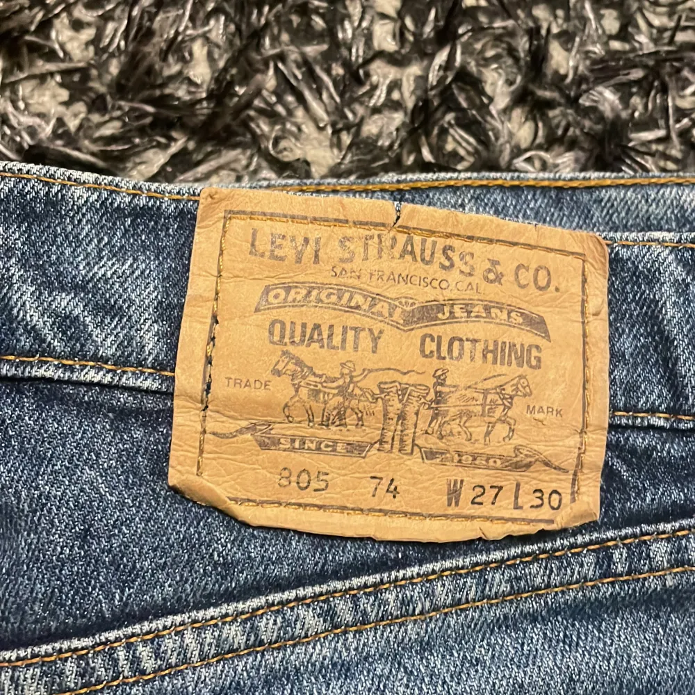 Säljer nu mina Levis jeans pris kan diskuteras skick 9/10 . Jeans & Byxor.