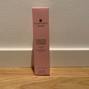 Ansiktsrengöring - Helt ny ansiktsrengöring från Glossybox.
