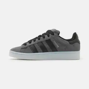 Adidas campus 00s, använda mycket så ganska slitna🤍