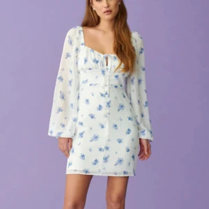 Klänning  - Superfin klänning från ginatricot, endast använd 1 gång! Slutsåld på hemsidan