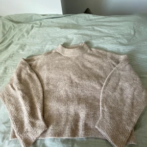 Bech stickad tröja ❤️ - En Bech stickad tröja, har inte använt den så mycket, lite nopprig här och där, men ändå i rätt bra skick❤️