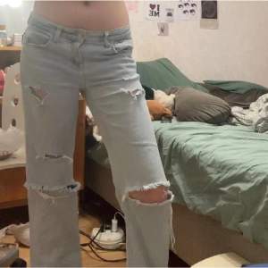 Hej säljer dessa jeans för att dne var för stora på mig 💕LÅNADE BILDER 