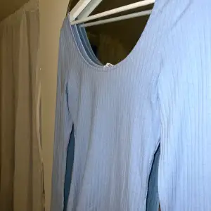 Basic långarmad tröja från nakd. Älskar färgen 🩵🦋