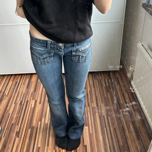 Coola jeans  med fickor fram - Såå snygga jeans med fickor där fram!⚡️