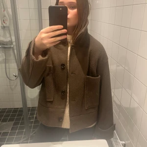 Kappahl kappa - ganska bra skick eftersom jag köpte för ca 1 och ett halvt år sedan. Köpt för 900kr❤️