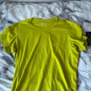 Neongul/grön tshirt från Haglöfs