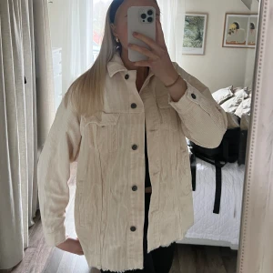 Manchester jacka  - Manchesterjacka från zara i en ocersized modell! Aldrig använd🦋