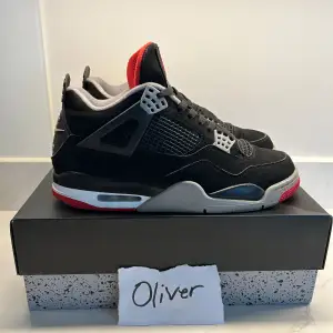 WTS Jordan 4 Bred (2019)  -Size 45,5  -Cond 7,5/10 -Price 3800kr  Pm vid intresse, frakt och meetup går att lösa💫